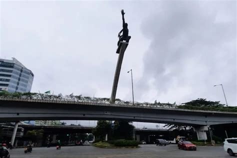 Monumen Patung Dirgantara, monumen sejarah penuh mitos di Jakarta ...