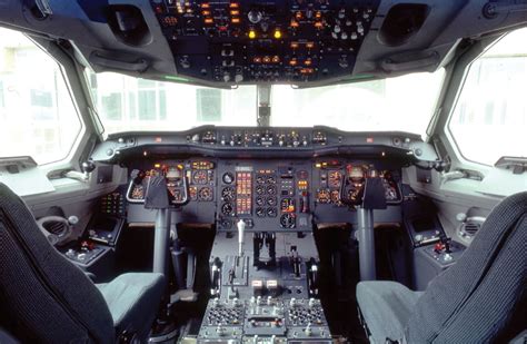 Airbus A320 Cockpit Layout