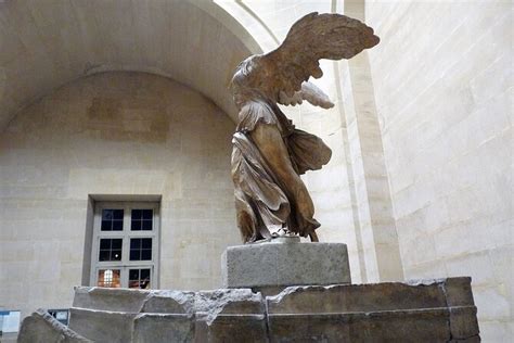 Paris Louvre Museum Masterpieces Guided Tour