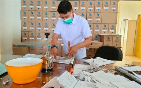 Kegiatan Perbaikan Arsip Statis Balai Arsip Statis Dan Tsunami