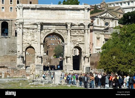 Una Imagen Horizontal Muestra El Arco De Septimio Severo Uno De Las