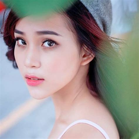 Nữ sinh hàng không xinh đẹp như hot girl