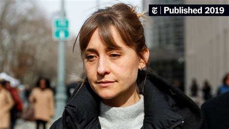 Una Actriz Californiana Cuenta Cómo Allison Mack La Reclutó En La Secta Nxivm The New York Times