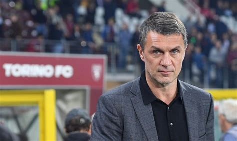 Paolo Maldini Se Lâche Sur Son Départ De Lac Milan