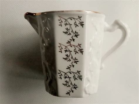 Pot Lait Ancien En Porcelaine Blanc Et Dor E Marque En Creux Sous L