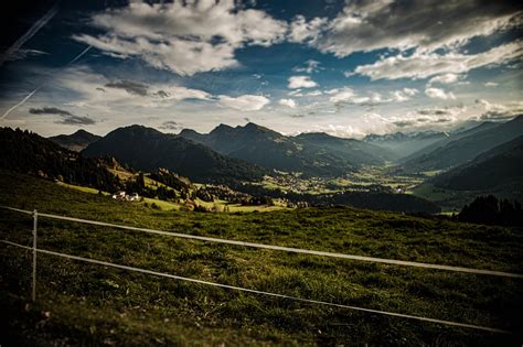 Berge Wiese Sonnenuntergang Kostenloses Foto Auf Pixabay Pixabay