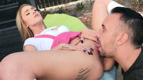 Quick Outdoor Public Fuck With Naughty Blonde Teen