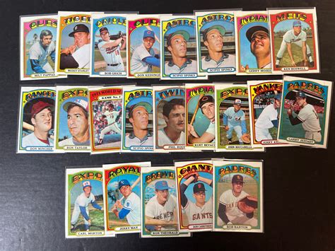 1972 TOPPS BASEBALL CARD LOT 62720 Auctionninja