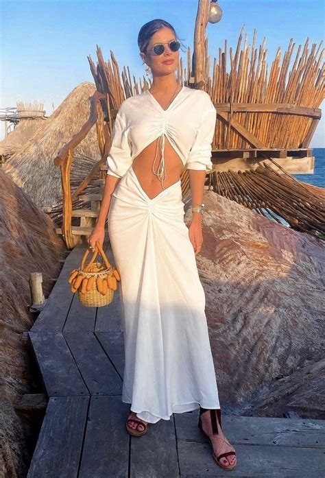 Pin de Svetlana em Шёлк | Looks, Roupas, Ubatuba