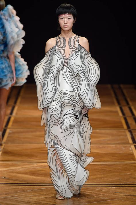 Iris Van Herpen Spring Couture Fashion Show Vogue Fashion