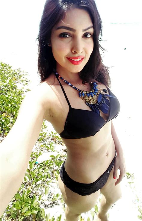 Komal Jha Tollywood Actress CTS1 15 Sexy Bikini Photos Starcelebblog