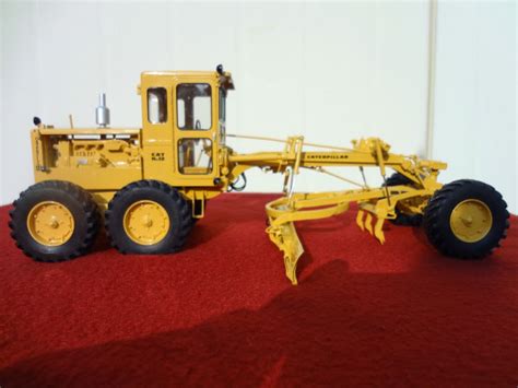 Classic Construction Models: Cat No.12 Grader Photos