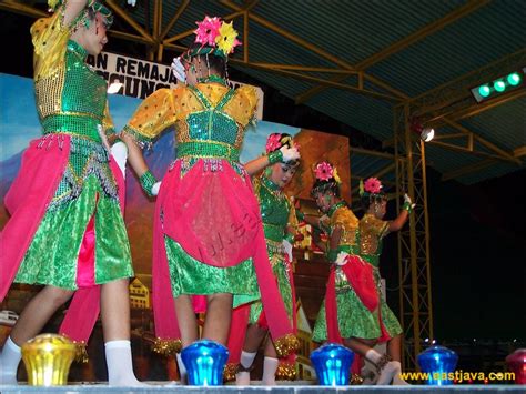 Taman Hiburan Rakyat Surabaya A Children Playground And Public