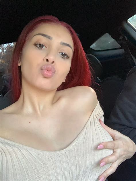 Aaliyah Hadid Nudes Pouting NUDE PICS ORG