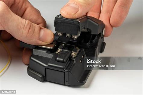Alur Kerja Pengelasan Serat Optik Serat Optik Chipping Foto Stok
