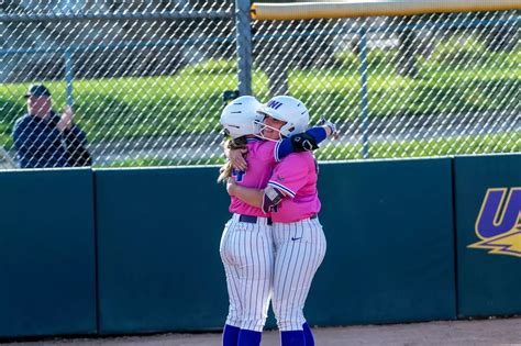 Uni Softball Rides Five Game Winning Streak Into Second To Last Week Of