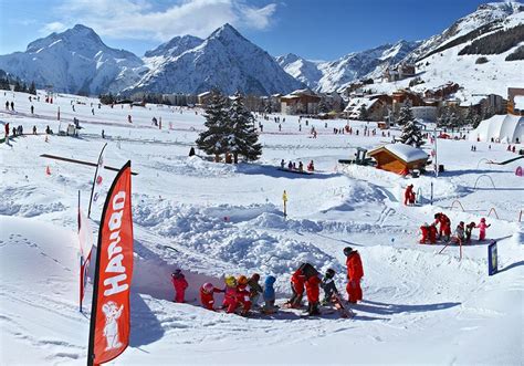 La Station De Ski Des Alpes Chalets Combs