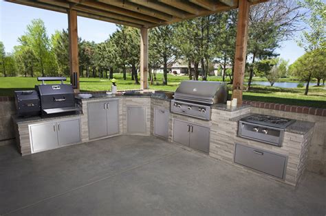 Build Your Dream Outdoor Kitchen