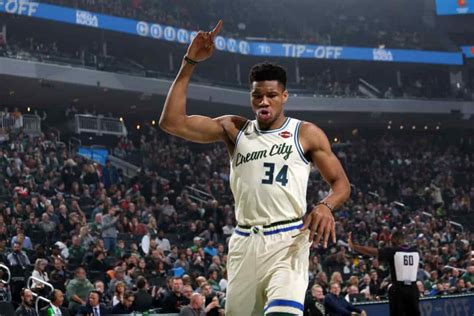 God Bless America Man Twitter Reacts As Giannis Antetokounmpo Finds Out The Divine Tradition