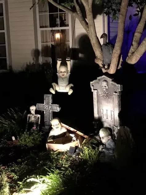55 Spooky Diy Outdoor Halloween Decorations Artofit