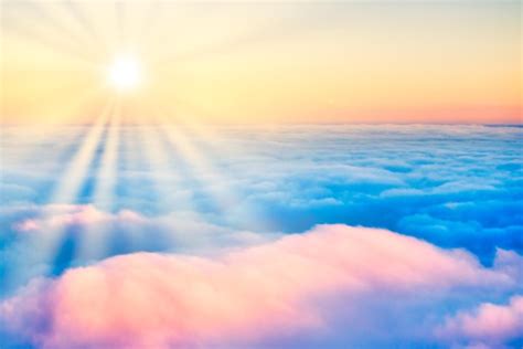 Cielo Y Nubes En El Paisaje Al Atardecer Con Rayos De Sol Vista Aérea Desde El Avión Foto Premium