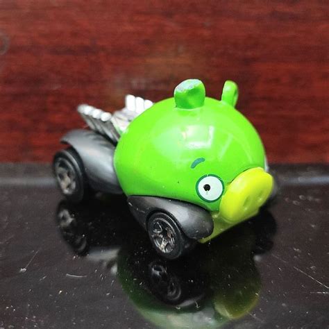Carrinho Angry Birds Minion Hotwheels Brinquedo Hot Wheels Usado Enjoei