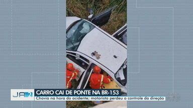 JA 2ª Edição Regional Carro sai da pista e cai de ponte na BR 153