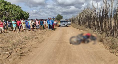 Casal Morre Após Levar Choque Elétrico Enquanto Andava De Moto