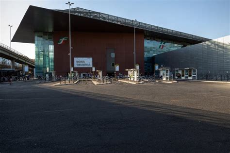 La Nueva Estaci N De Tiburtina En Roma Italia T Rmino De Autobuses