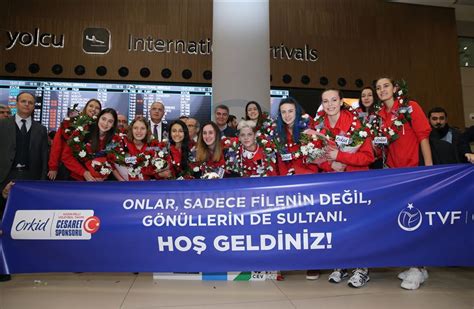 A Milli Kad N Voleybol Tak M Yurda D Nd Anadolu Ajans