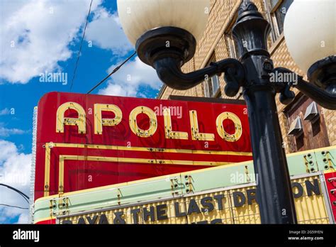 Princeton, Illinois - United States - June 15th, 2021: The Apollo Theater, originally open as a ...