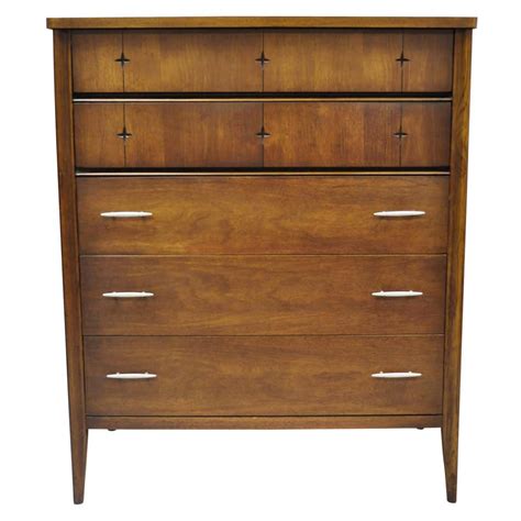 Broyhill 5 Drawer 2 For Sale On 1stdibs