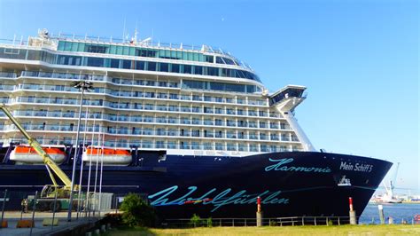 Stahlschnitt für neue Mein Schiff 1 von TUI Cruises