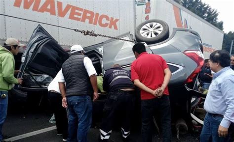 Accidente en la México Toluca conductor es rescatado con vida