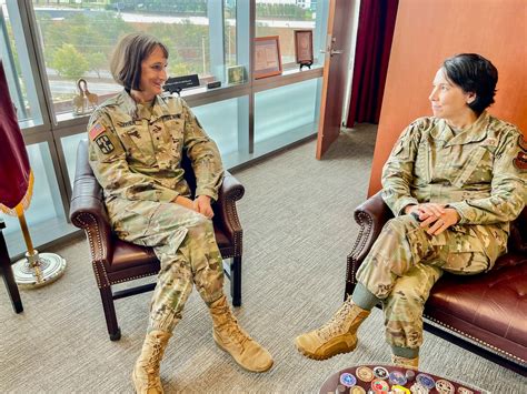 Womens Equality Day Female Leaders Blaze A Trail In Military Medicine