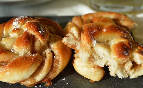 Receta De Bollos Suecos De Cardamomo Y Canela