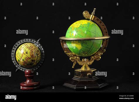 Vintage Globes Hi Res Stock Photography And Images Alamy