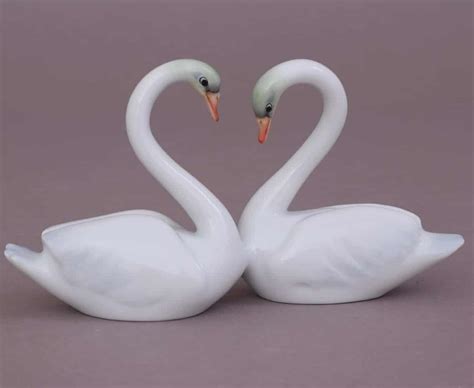 Herend Kissing Swans Figurine Herend Canada