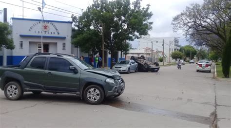 Violento choque frente Comisarìa de Porteña La Radio 102 9