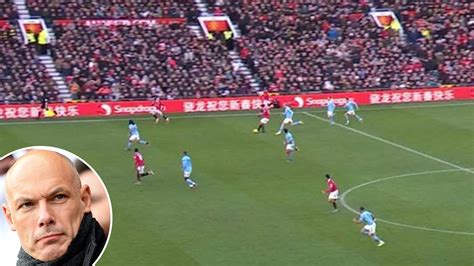 Refs Chief Howard Webb Gives Harsh Verdict On Rashford Offside Vs Man