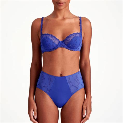 9 Hot Sexy Nellie Bly Bikini Pics