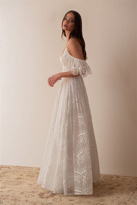 The 20 Best Boho Wedding Dresses For 2021 Green Wedding Shoes