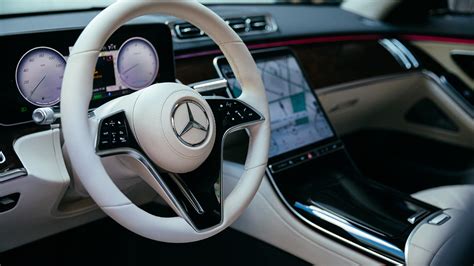 Mercedes-Benz S-Class Interior Features & Dimensions