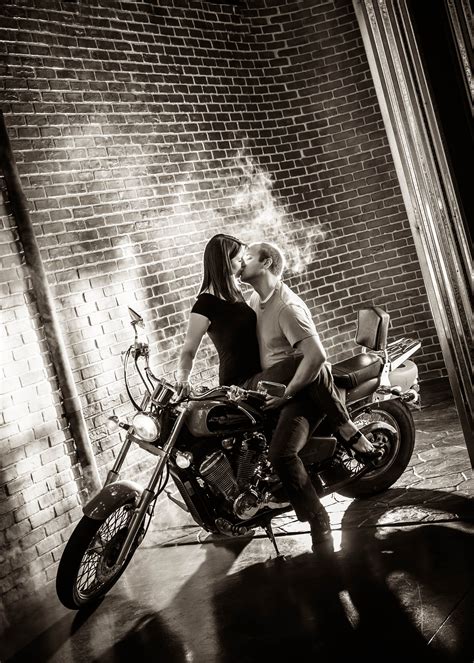 Pin By Piccouture On Couple Pics Motorcycle Photography New Motorcycles Motorcycle Couple