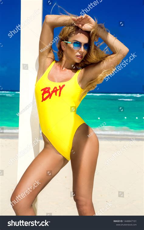 Beautiful Sexy Blonde Model Girl Bikini Foto Stok Shutterstock