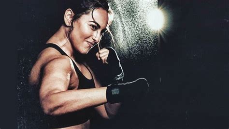 5 fun and effective no-equipment exercises for sculpted arms | HealthShots