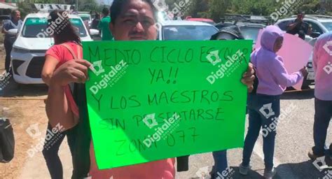 Toman Sede De La SEG En Tecpan Y Bloquean La Carretera Federal Padres