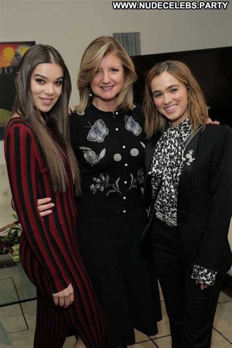 Hailee Steinfeld New York Celebrity Beautiful Babe Posing Hot Paparazzi New York