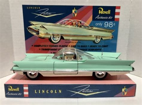 Revell Lincoln Futura Model Kit Store Display Base Only 125のebay公認海外通販