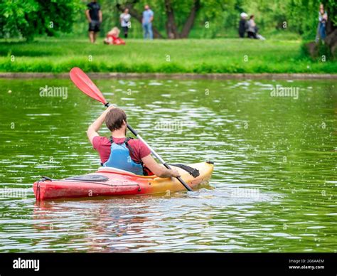 Kajak Kajak Paddeln Hobby Fotos Und Bildmaterial In Hoher Auflösung